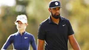 Read more about the article Tony Finau withdraws from second straight event after knee surgery