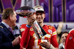 Read more about the article Patrick Mahomes was taught lesson he will never forget by timeless Tom Brady in Super Bowl LV