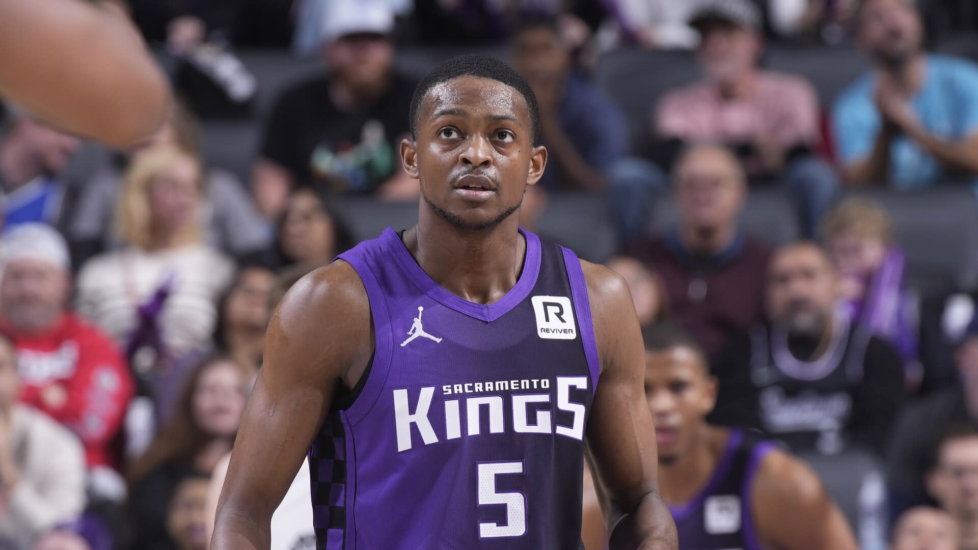 You are currently viewing De’Aaron Fox reportedly not asking Kings for trade, but will he sign extension to stay?