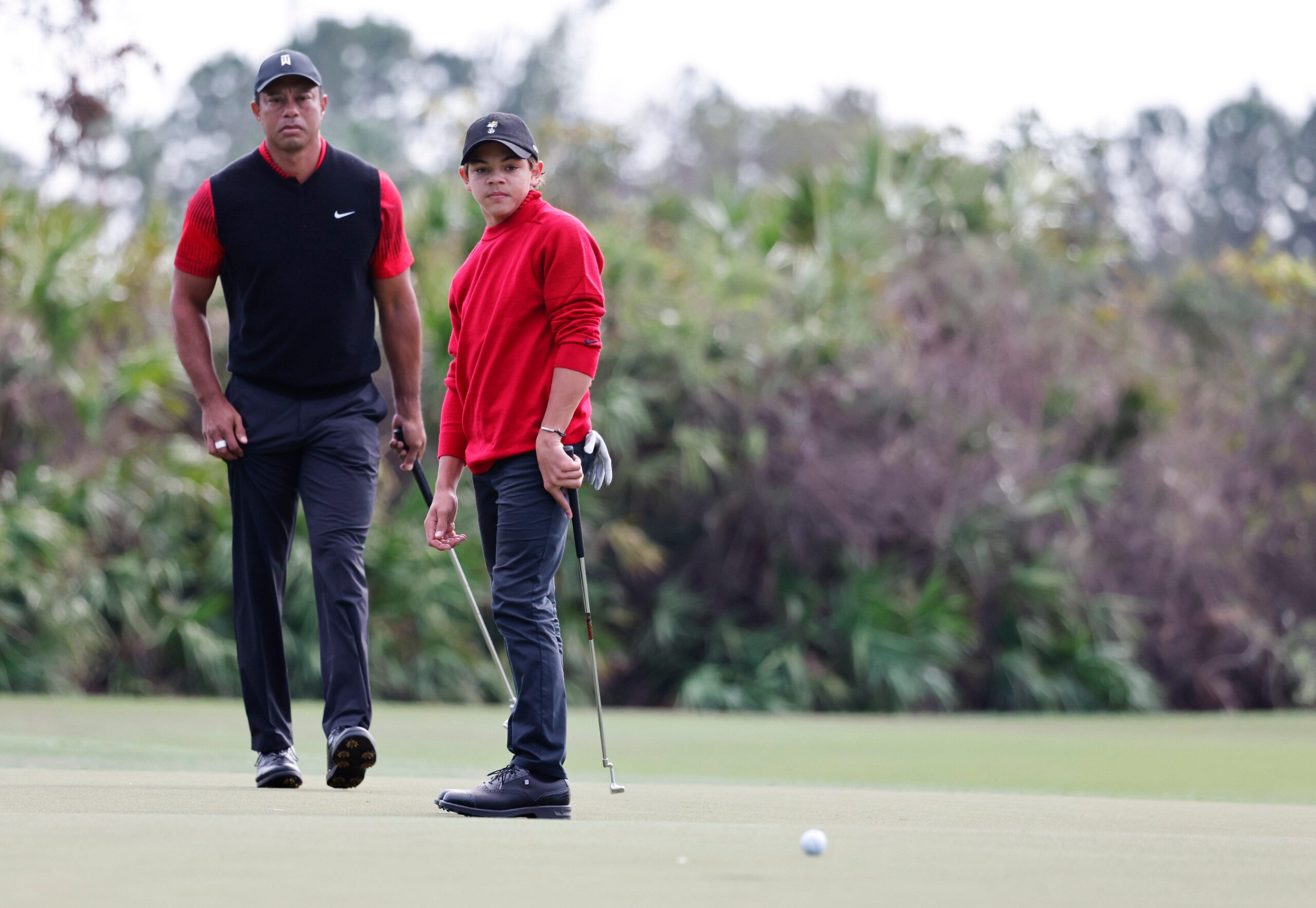 You are currently viewing Tiger Woods to play in PNC Championship with son, Charlie, for fifth straight year