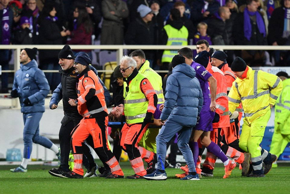 Read more about the article Fiorentina vs Inter Milan suspended after 17 minutes due to medical emergency on the pitch