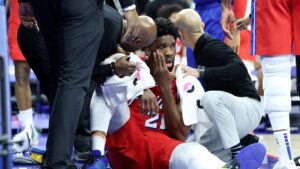 Read more about the article Embiid suffers sinus fracture during Sixers’ loss to Pacers