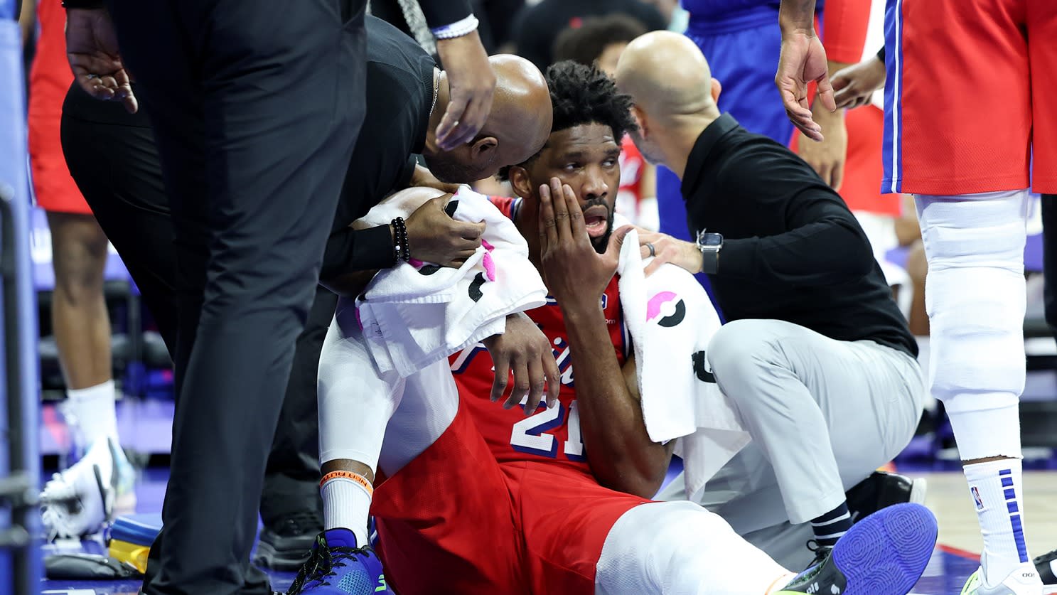 You are currently viewing Embiid suffers sinus fracture during Sixers’ loss to Pacers