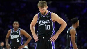 Read more about the article Report: Kings eyed trades for NBA stars before firing Brown