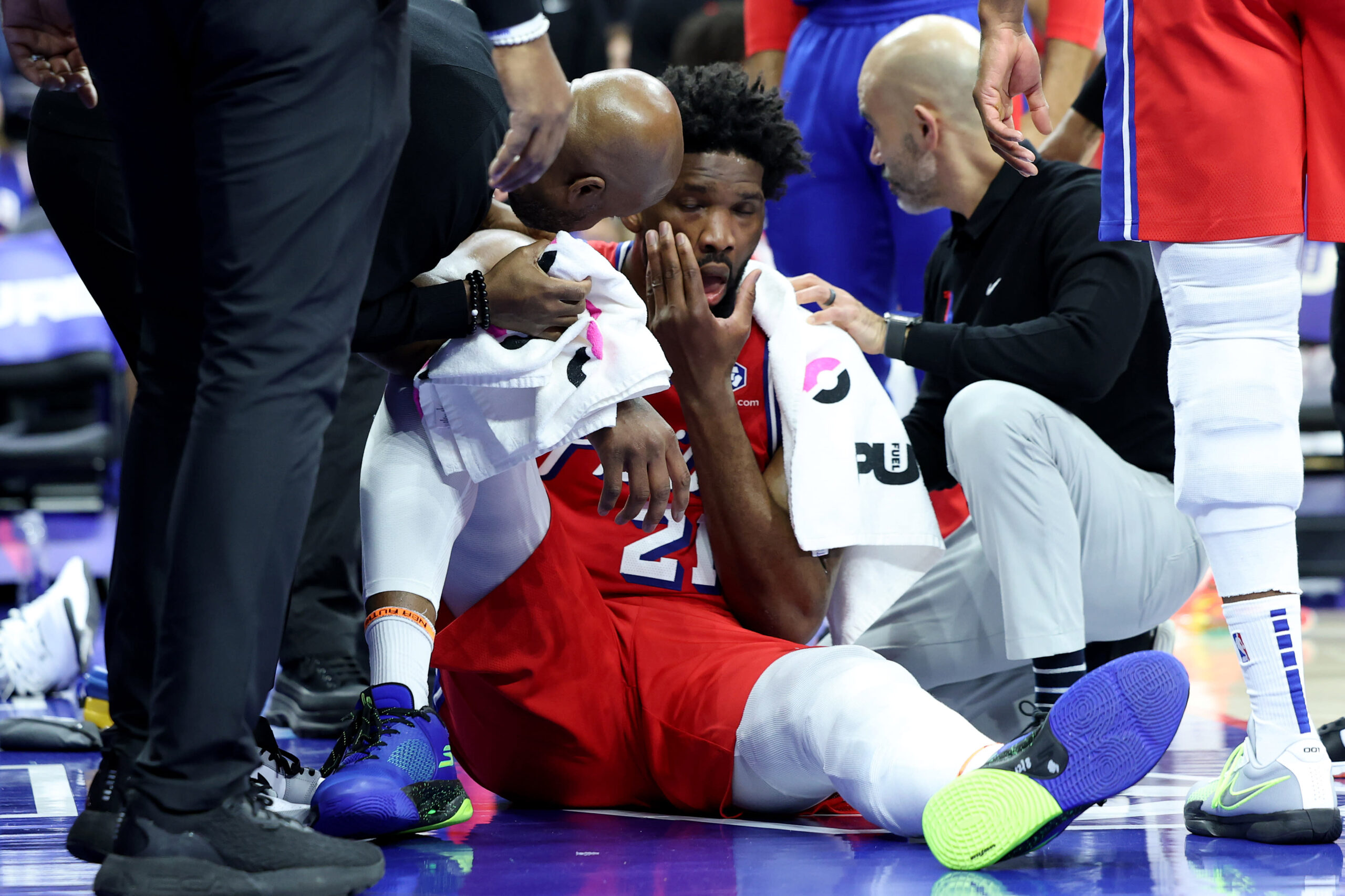 You are currently viewing Sixers’ Joel Embiid suffers sinus fracture vs. Pacers, will be evaluated over weekend