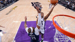 Read more about the article What we learned as Kings rally past Mavs to end six-game skid