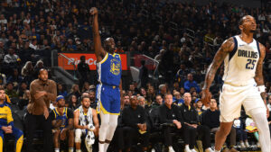 Read more about the article Warriors set franchise record with first-half 3-point barrage vs. Mavs