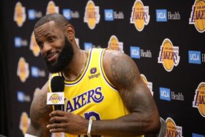 Read more about the article LeBron James says he could — but won’t — play at a high level for 5-7 more years