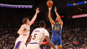 Read more about the article What we learned as Steph’s big Christmas game wasted in loss to Lakers