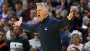 Read more about the article Kerr, Warriors irate refs missed Nuggets timeout call in loss