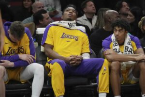 Read more about the article Lakers buried in a barrage of 24 Miami threes in concerning blowout loss