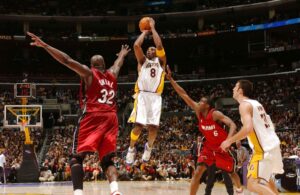 Read more about the article Kobe Bryant and Shaquille O’Neal faced off as opponents for the first time in 2004 Christmas Day thriller