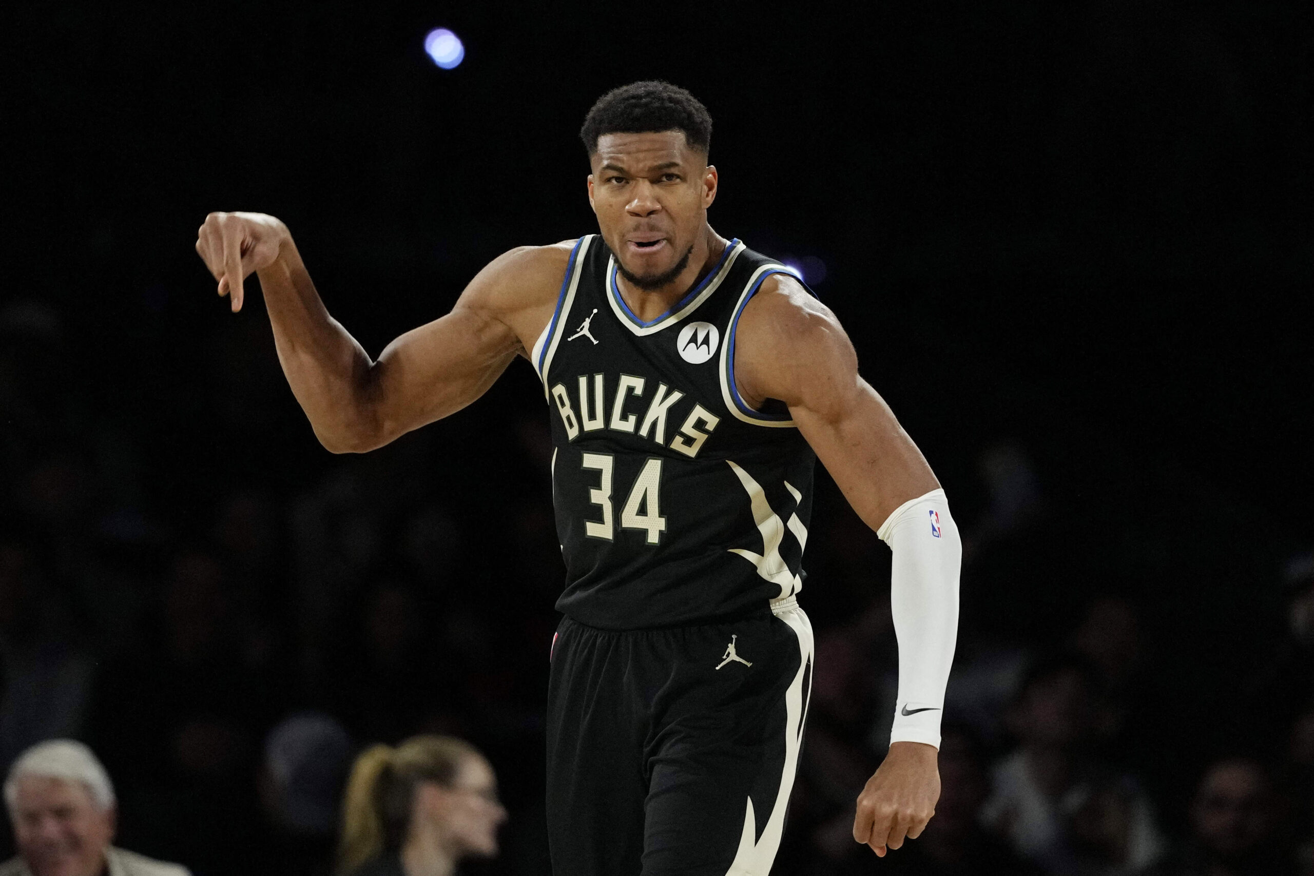 You are currently viewing NBA Cup 2024: Here are 3 big questions ahead of the Bucks-Thunder championship game