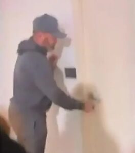 Read more about the article Wayne Rooney releases statement on Instagram to address claims he took woman back to his flat