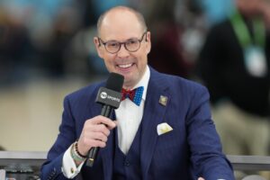 Read more about the article ‘We’re brothers. We feel the hurt’ – Inside the NBA crew give emotional shoutout to Ernie Johnson after sister’s passing