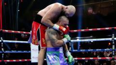 Read more about the article Usyk’s narrow win over Fury in pictures