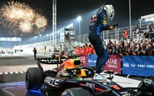 Read more about the article Verstappen wins Qatar GP as Norris penalty hits McLaren championship hopes