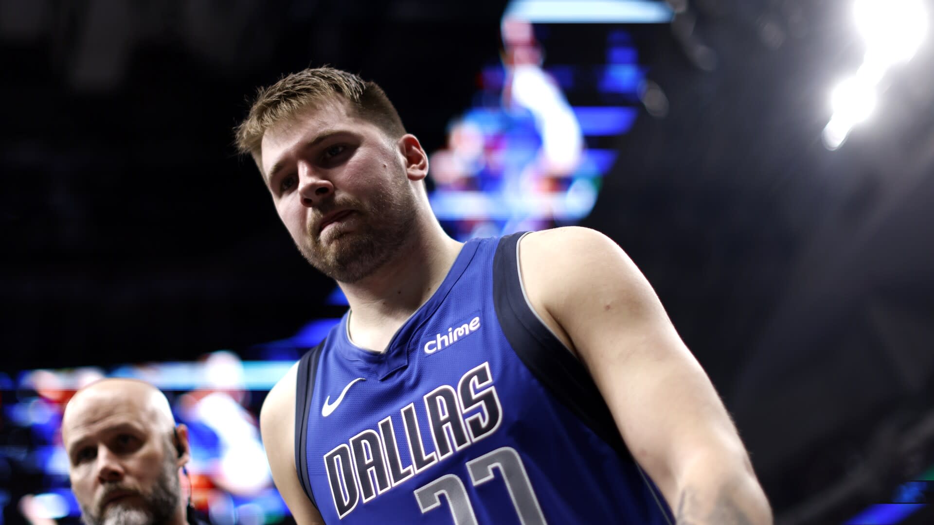 You are currently viewing Luka Doncic leaves game, could miss ‘extended’ time with strained calf