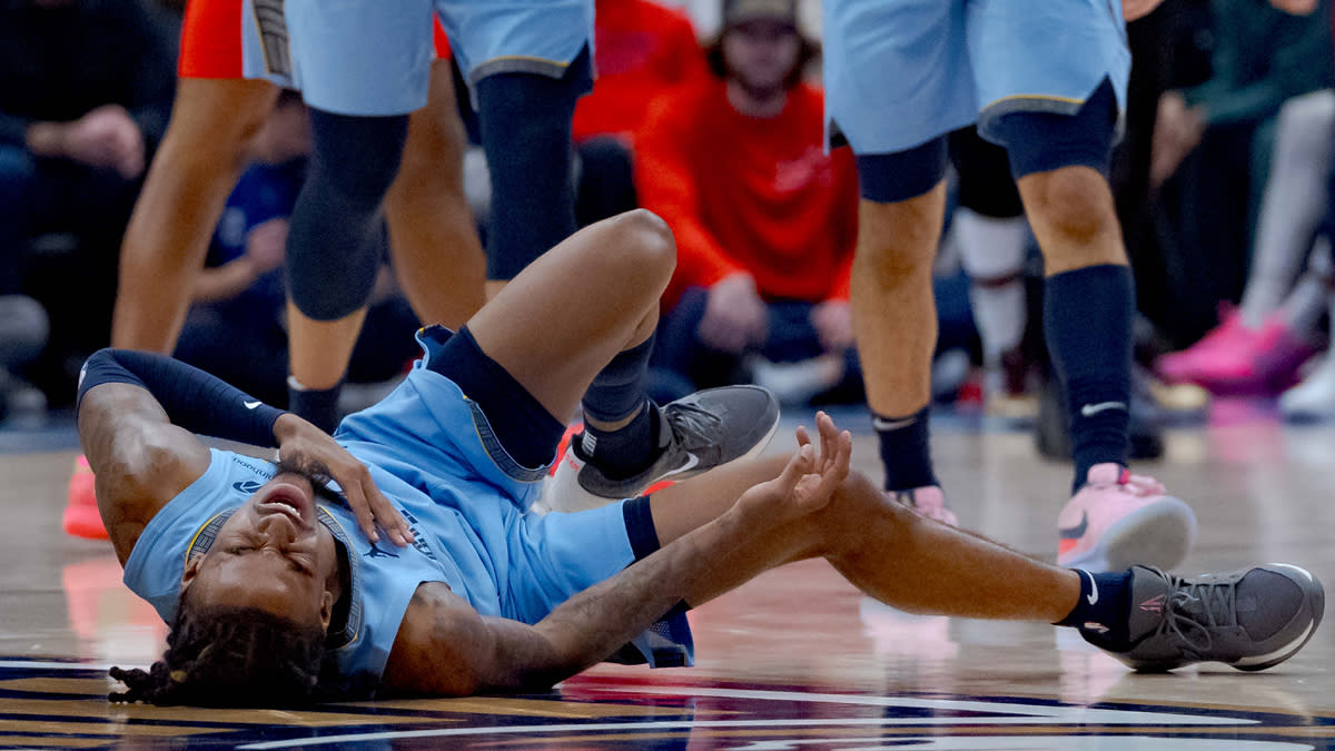 Read more about the article Grizzlies star Morant out vs. Warriors, Kings with shoulder injury