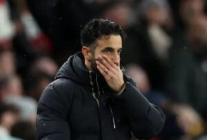 Read more about the article Gary Neville tells Ruben Amorim to copy Enzo Maresca strategy after ‘messy’ Manchester United defeat