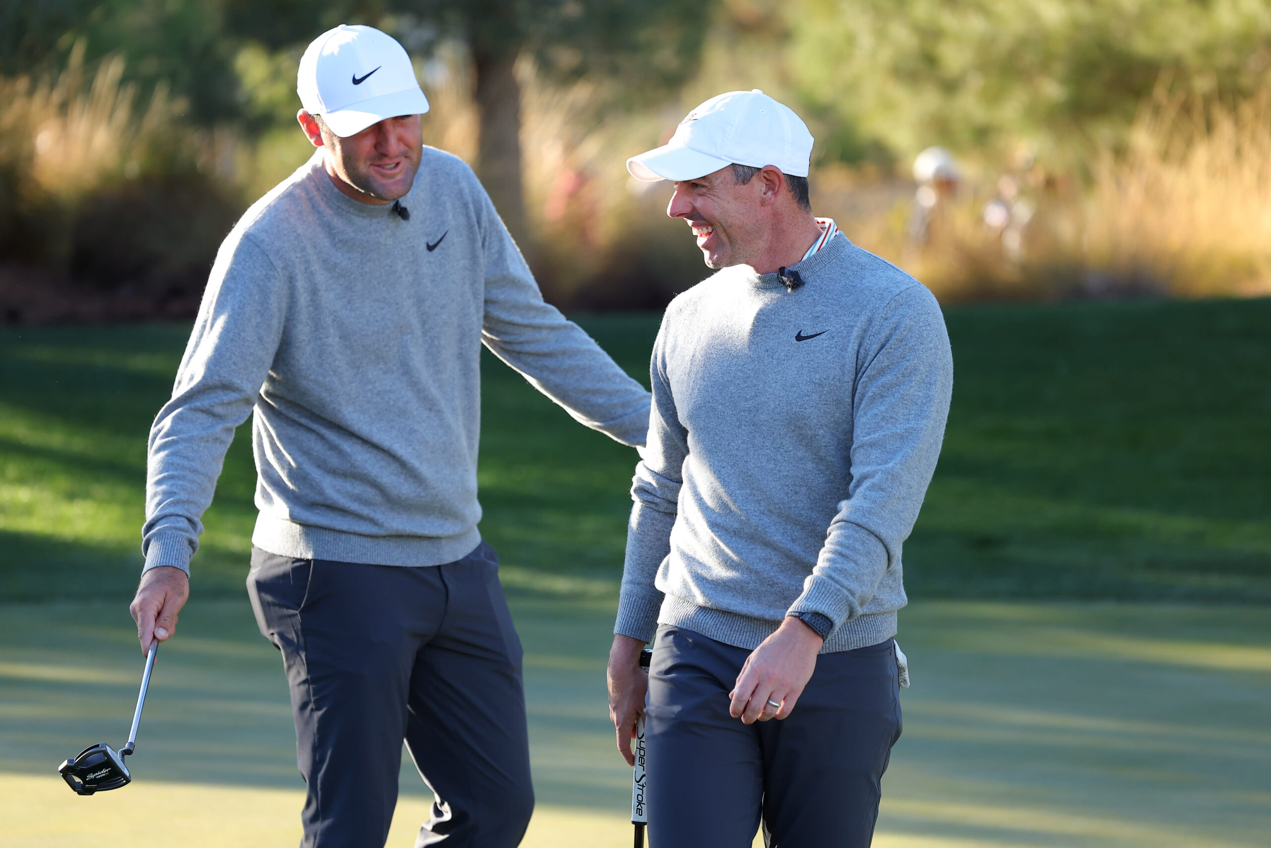 You are currently viewing The Showdown: Rory McIlroy and Scottie Scheffler dominate LIV pair of Brooks Koepka and Bryson DeChambeau