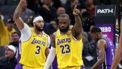 Read more about the article LeBron James sets new NBA record in Lakers win