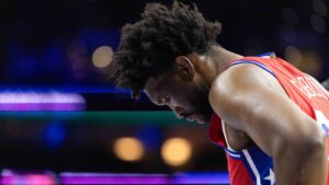 Read more about the article Joel Embiid out with sinus fracture, to be re-evaluated in one week