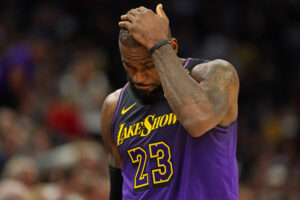 Read more about the article Fact or Fiction: LeBron James’ Lakers are stuck in the middle