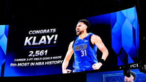 Read more about the article Klay surpasses Miller, moves to fifth on NBA’s all-time 3-point list