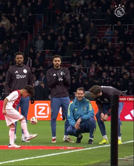 You are currently viewing Ajax squad gobsmacked as kid nearly delays kick-off with 2424 consecutive kick-ups