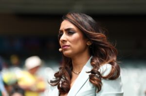 Read more about the article Cricket commentator Isa Guha issues heartfelt apology for ‘primate’ comment aimed at India star