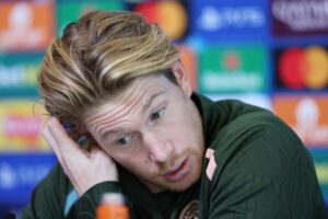 Read more about the article Gary Neville claims ‘something is going on’ in Man City dressing room over ‘strange’ Kevin De Bruyne exile