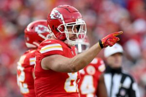 Read more about the article Why does Travis Kelce’s helmet look different to other players?