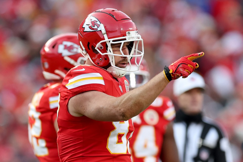 You are currently viewing Why does Travis Kelce’s helmet look different to other players?