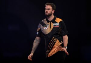 Read more about the article Ross Smith opens up on rude comments from darts rivals on way to drastic weight loss