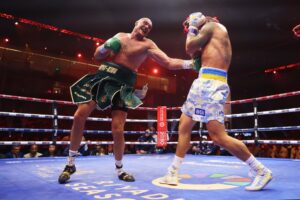 Read more about the article Tyson Fury told exactly what he needs to do to deal with Oleksandr Usyk’s jab