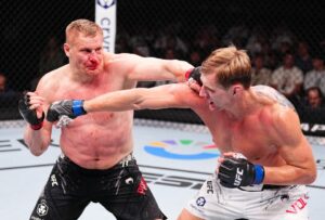 Read more about the article UFC heavyweight who lost to Tom Aspinall and sparred Eddie Hall could set record in 49th MMA bout at UFC 310