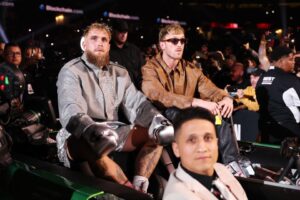 Read more about the article Jake Paul claims Conor McGregor ‘desperately’ trying to negotiate fight with him amid Logan Paul agreement