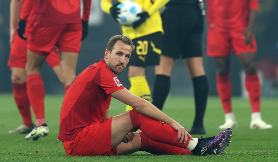 Read more about the article Harry Kane’s trophy hopes suffer another major blow as Bayern Munich teammate Manuel Neuer gets unwanted career first