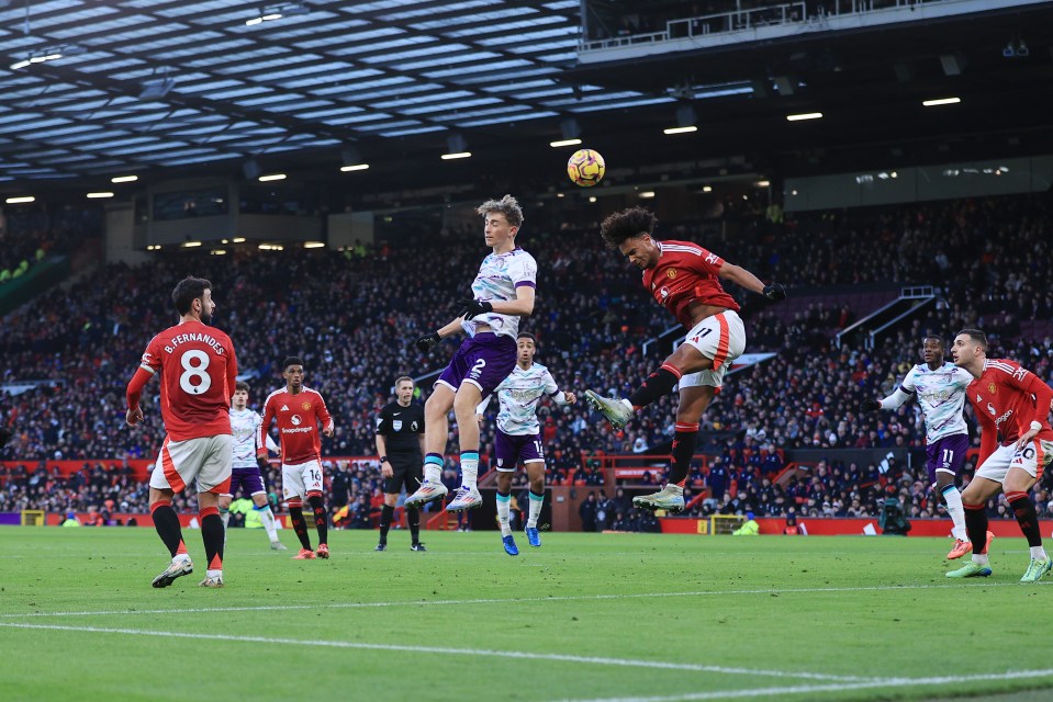 You are currently viewing Ruben Amorim questioned as ‘awful’ Man United dismantled by Bournemouth