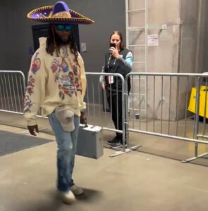 Read more about the article ‘An homage to his community’ Minnesota Vikings star rocks vintage sombrero ahead of Monday Night Football