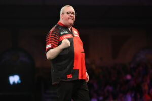 Read more about the article Ally Pally rejoices as Stephen Bunting blitzes rival in World Darts Championship