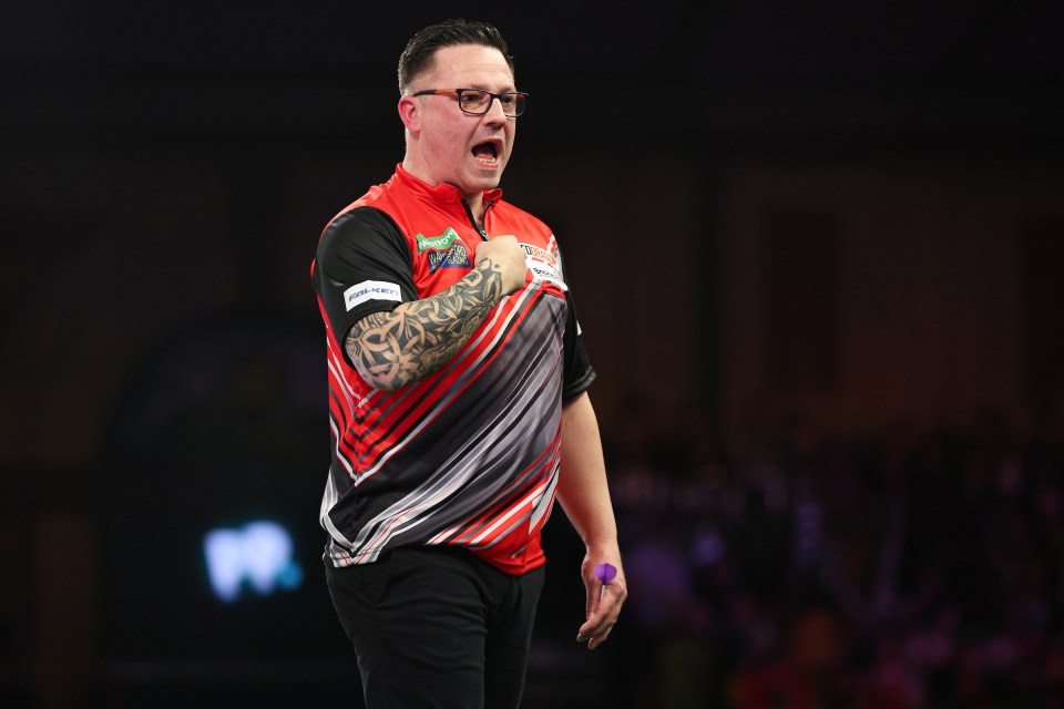 Read more about the article ‘Now I keep my tour card’ – Darts star taunts booing fans in incredible interview after win