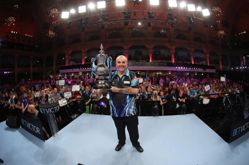 You are currently viewing ‘This is disrespectful’ – Seething darts world champion launched live TV rant over PDC snub