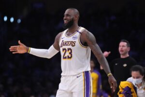 Read more about the article ‘Hard to comprehend’ – JJ Redick turns to Tom Brady and Roger Federer for help explaining LeBron James’ LA Lakers reset