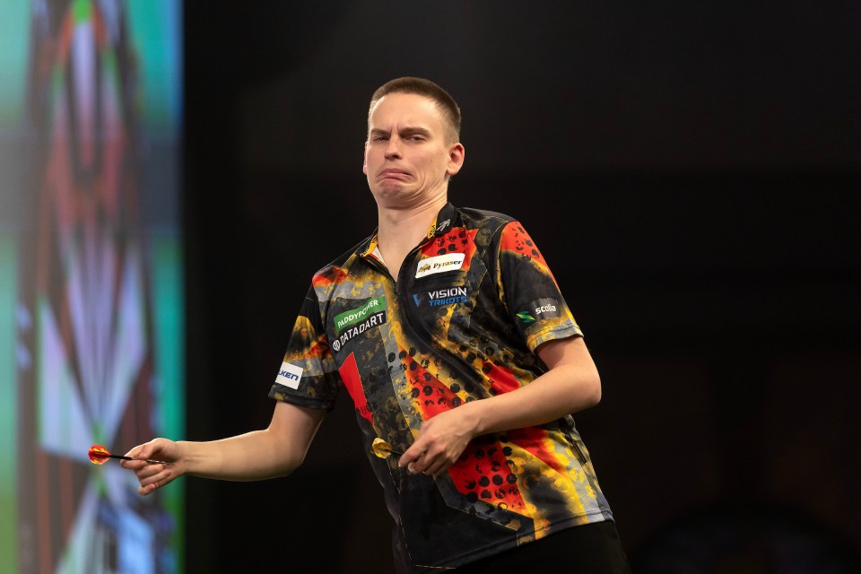 Read more about the article ‘My bones were aching’ – Darts star gives bizarre explanation after suffering whitewash defeat