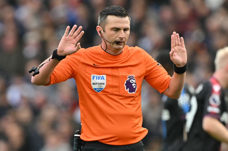 You are currently viewing Referee Michael Oliver admits he made ‘mistake’ before Crystal Palace goal against Brighton