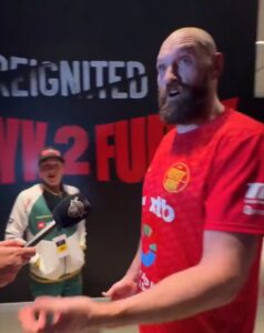 Read more about the article Tyson Fury’s confused first response after losing to Oleksandr Usyk caught on camera