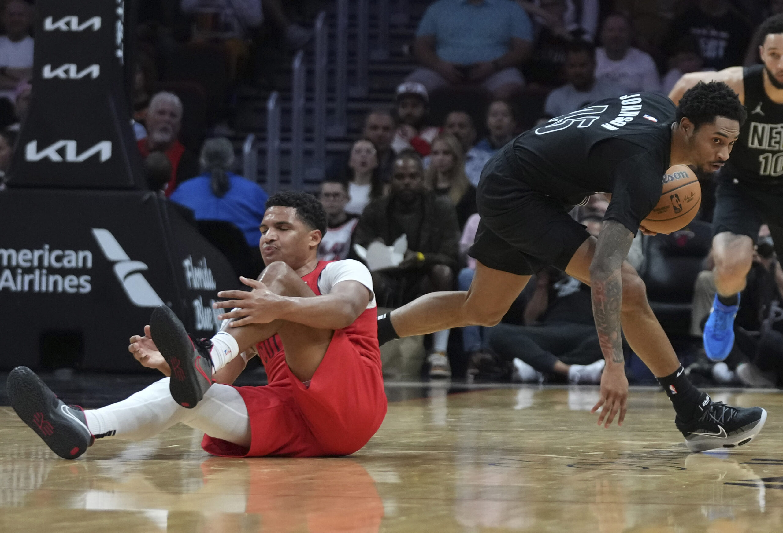 You are currently viewing Heat guard Dru Smith out for season with torn Achilles tendon after return from ACL injury