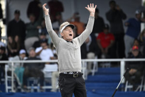 Read more about the article Tiger’s son makes the ace. Bernhard Langer makes the winning putt in playoff over Woods at PNC